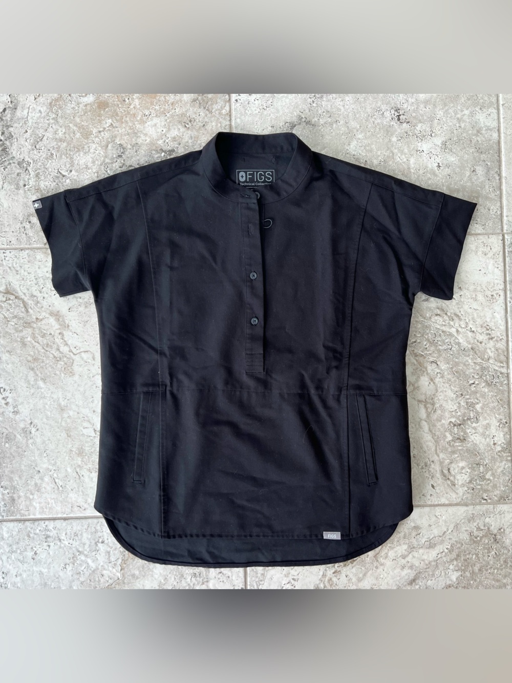 FIGS Mens W20SW1017 Henley Short Sleeve Popover Scrub Top Black (PO #1556) Small